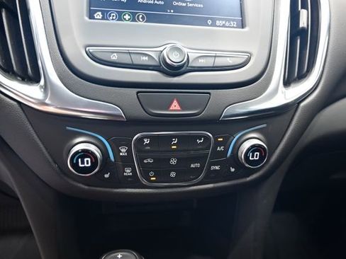 Used 2021 Chevrolet Equinox LT AWD/4WD image 22