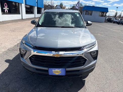 Used 2025 Chevrolet TrailBlazer LS w/ LS Convenience Package AWD/4WD image 3