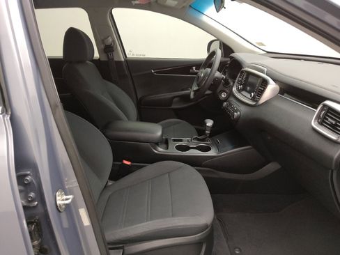 Used 2020 Kia Sorento LX image 21