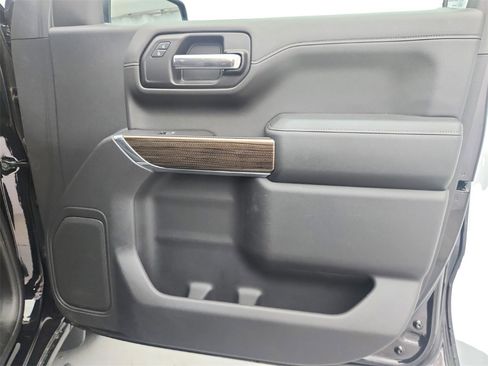 Used 2019 Chevrolet Silverado 1500 RST image 23