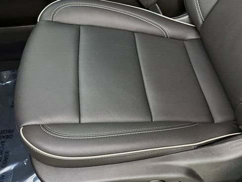 New 2025 Chevrolet Suburban Premier image 22