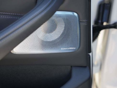 Used 2023 BMW M5 image 12