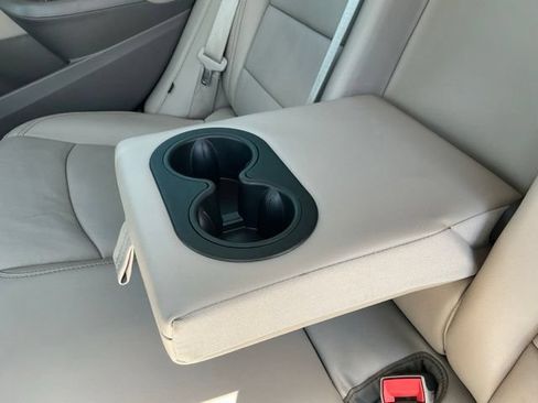 Used 2017 Chevrolet Cruze Premier FWD image 34