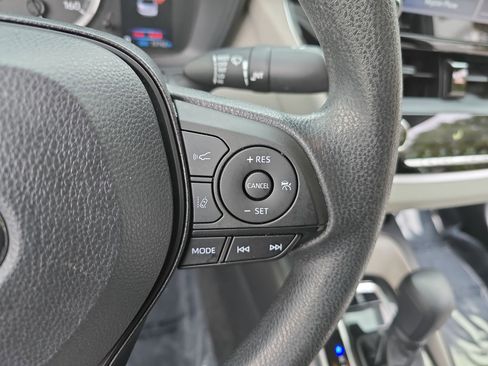 Certified 2022 Toyota Corolla LE image 18