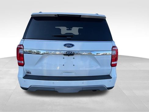 Used 2020 Ford Expedition XLT image 4