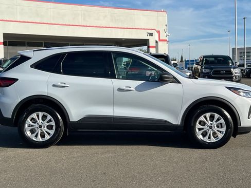 Used 2025 Ford Escape Active image 6