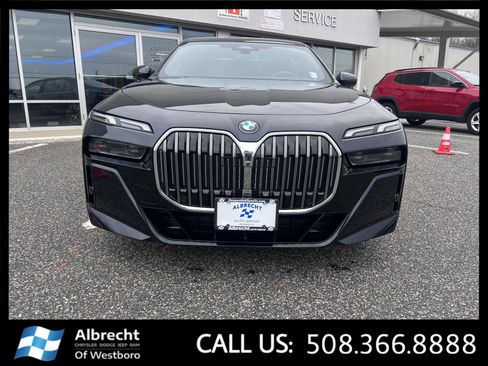 Used 2024 BMW 740i xDrive image 8