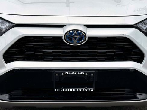Used 2024 Toyota RAV4 SE w/ Convenience Package AWD/4WD image 9