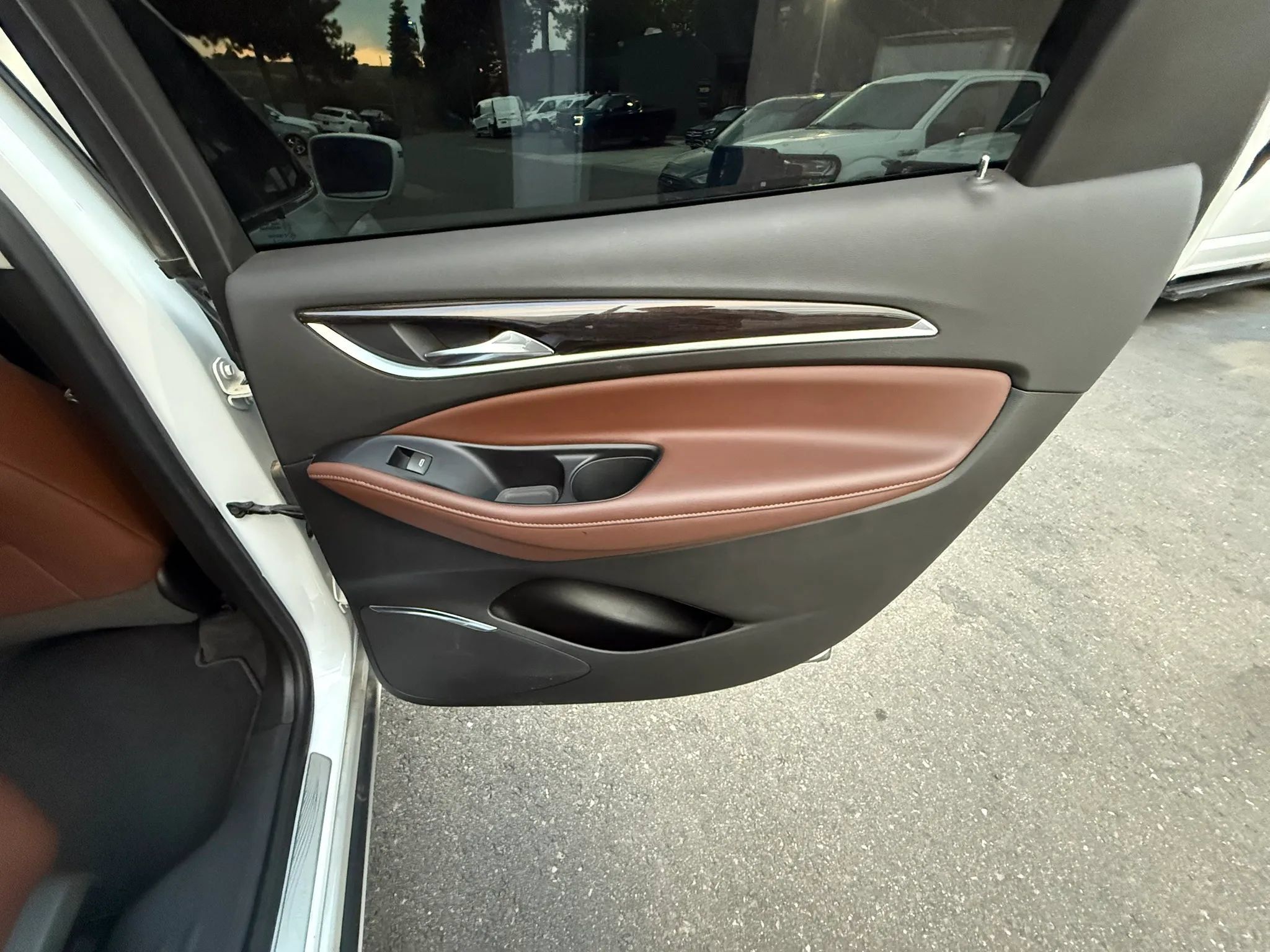 Used 2019 Buick Enclave Avenir w/ Avenir Technology Package AWD/4WD image 39