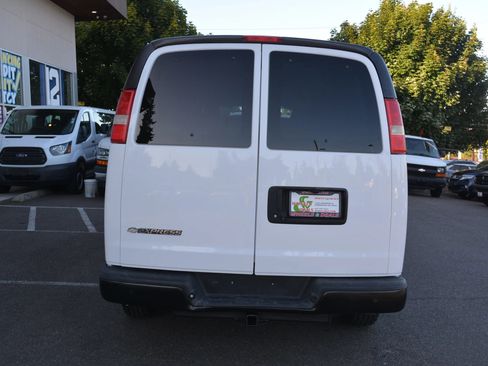 Used 2017 Chevrolet Express 3500 LS image 6
