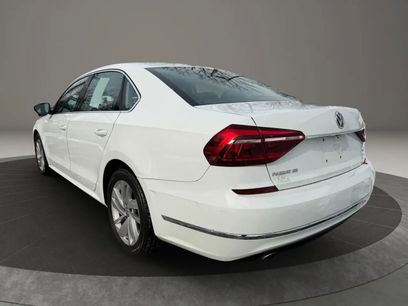 Used 2018 Volkswagen Passat 2.0T SE