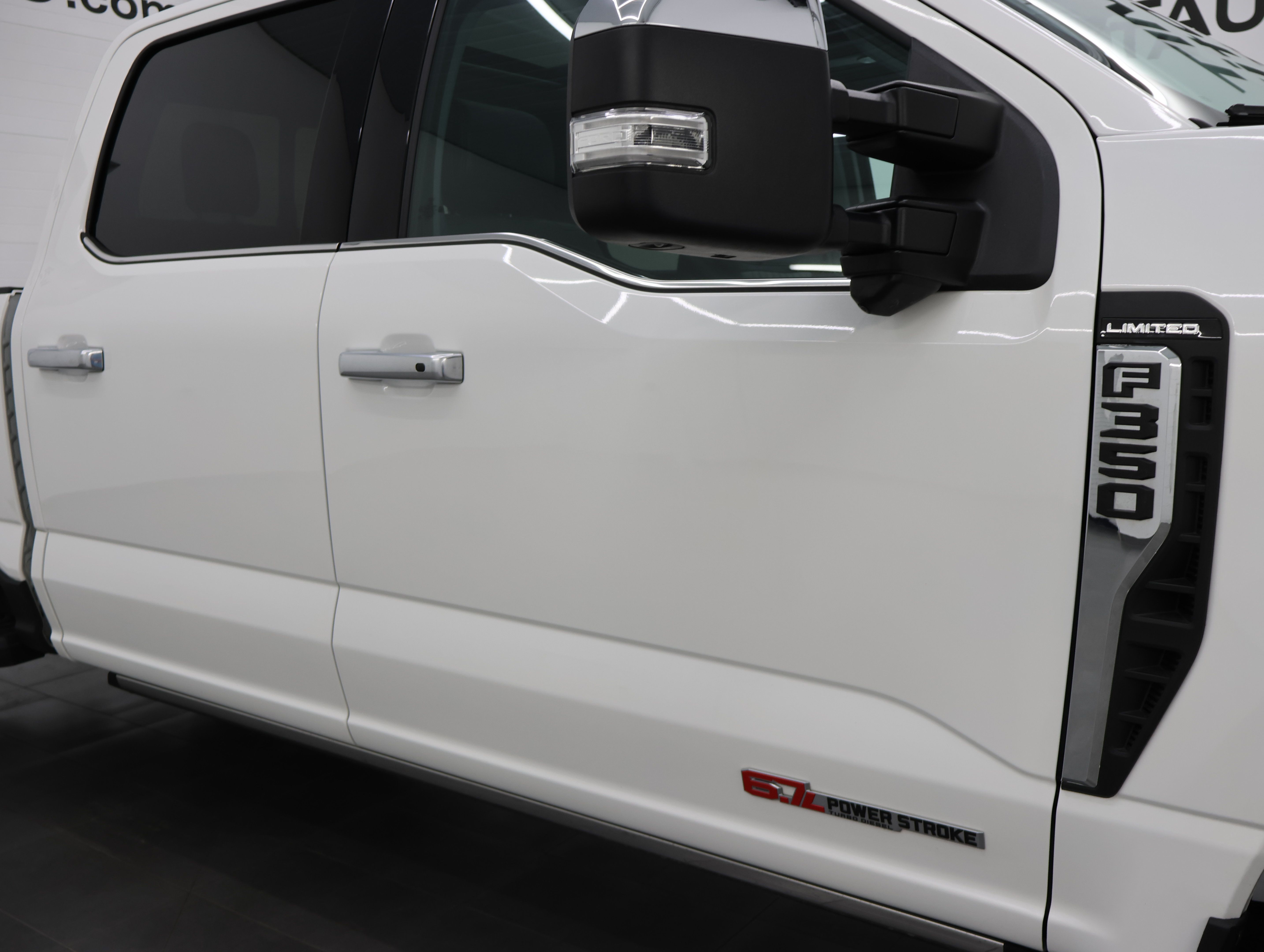 Used 2024 Ford F350 Limited w/ FX4 Off-Road Package AWD/4WD image 29