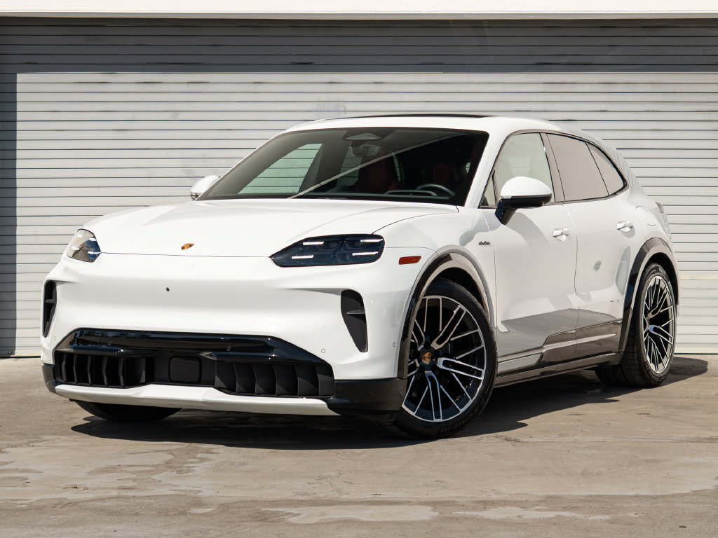 Certified 2026 Porsche Cayenne Electric AWD/4WD image 1