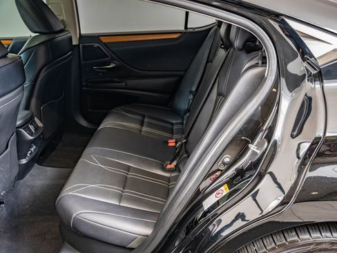 Used 2019 Lexus ES 300h FWD image 43