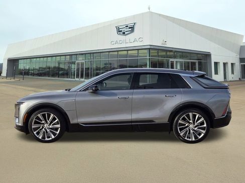Certified 2025 Cadillac Lyriq Luxury image 3
