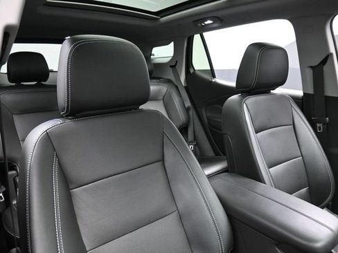 Used 2023 GMC Terrain SLT FWD image 29