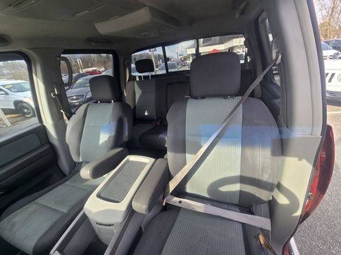 Used 2004 Nissan Titan SE AWD/4WD image 2