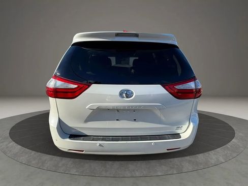 Used 2016 Toyota Sienna XLE w/ XLE Navigation Package image 6