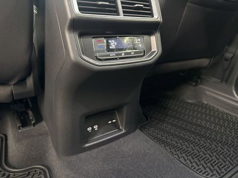 New 2026 Volkswagen Atlas SE image 28