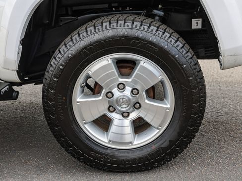 Used 2020 Toyota Tacoma TRD Sport w/ Technology Package AWD/4WD image 25