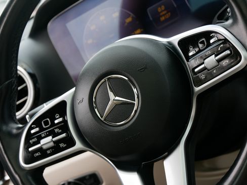 Used 2020 Mercedes-Benz E 350 Sedan image 23