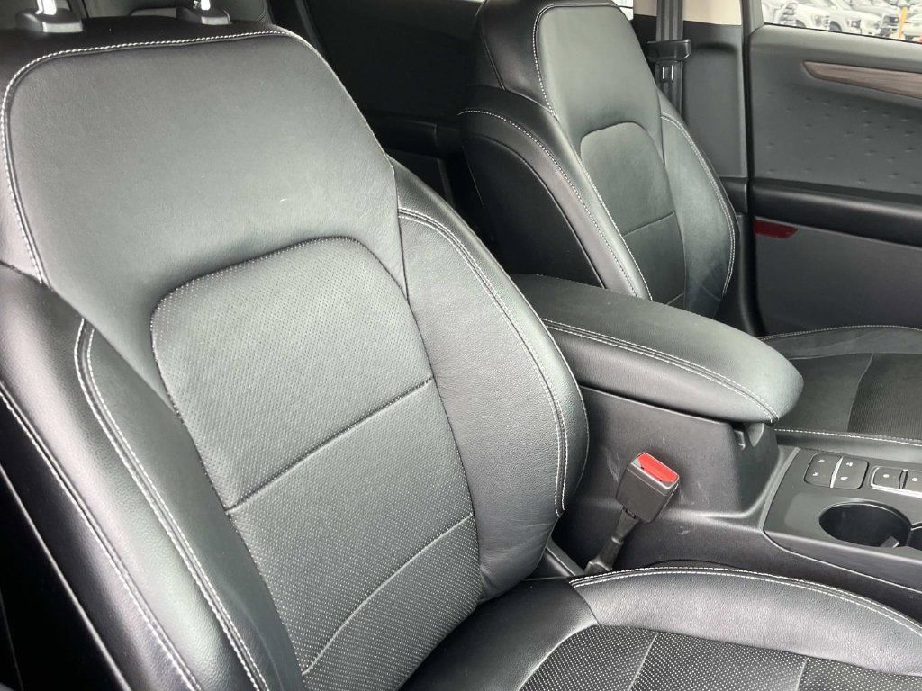 Used 2020 Ford Escape Titanium AWD/4WD image 27