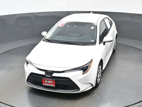 Used 2024 Toyota Corolla LE FWD image 32