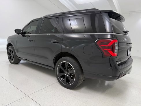 Used 2023 Ford Expedition Limited image 5