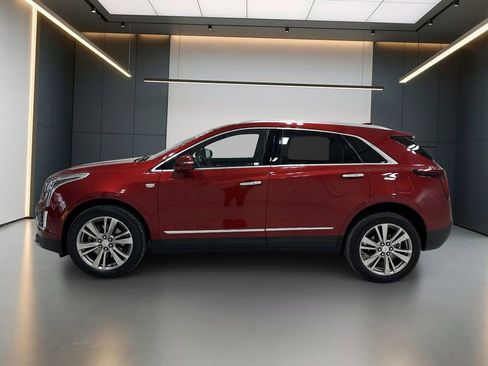 Used 2024 Cadillac XT5 Premium Luxury AWD/4WD image 2