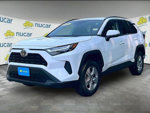 Used 2025 Toyota RAV4 XLE AWD/4WD image 3
