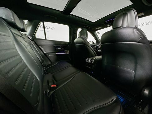 Used 2025 Mercedes-Benz GLC 43 AMG 4MATIC w/ Driver Assistance Package image 27