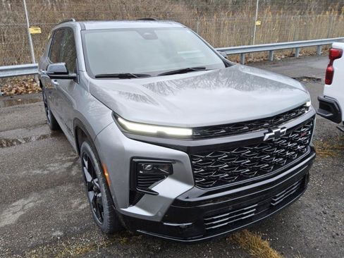 Used 2024 Chevrolet Traverse RS w/ LPO, Floor Liner Package image 2