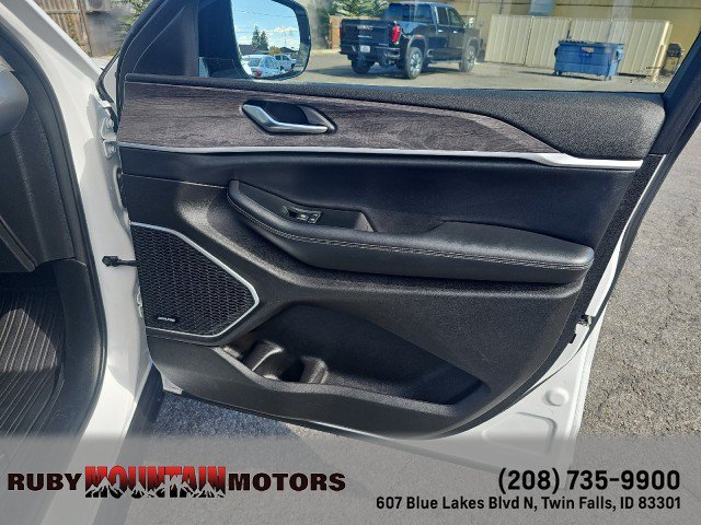 Used 2023 Jeep Grand Cherokee 4WD 4xe image 35