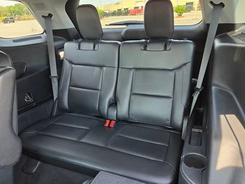 Used 2021 Ford Explorer Limited w/ Equipment Group 301A RWD image 13