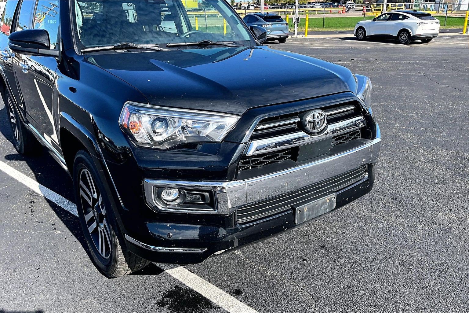 Used 2021 Toyota 4Runner Limited AWD/4WD image 4