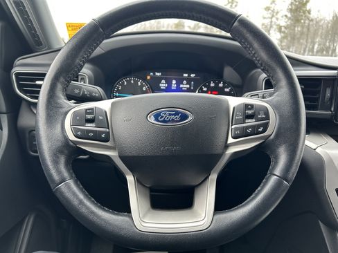 Certified 2022 Ford Explorer XLT w/ Equipment Group 202A image 17