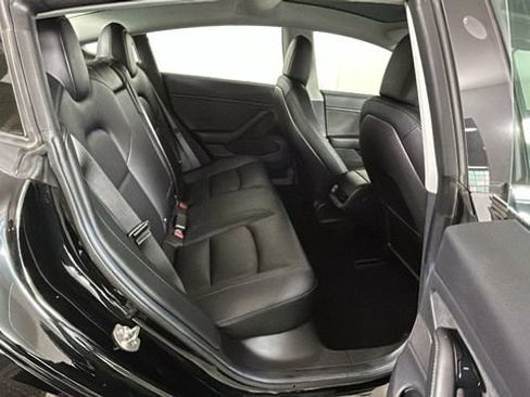 Used 2018 Tesla Model 3 Long Range RWD image 29