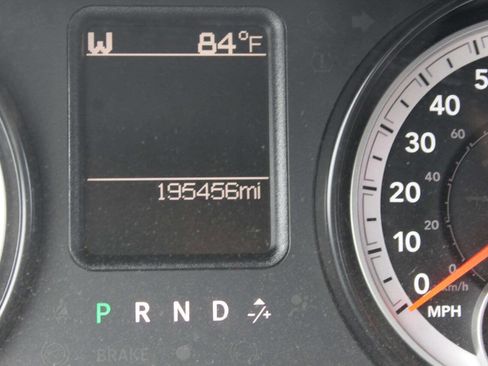Used 2015 RAM 1500 Express AWD/4WD image 9
