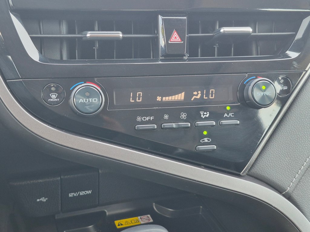 Used 2022 Toyota Camry XSE FWD image 23