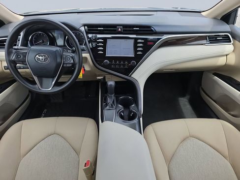 Used 2018 Toyota Camry LE FWD image 13