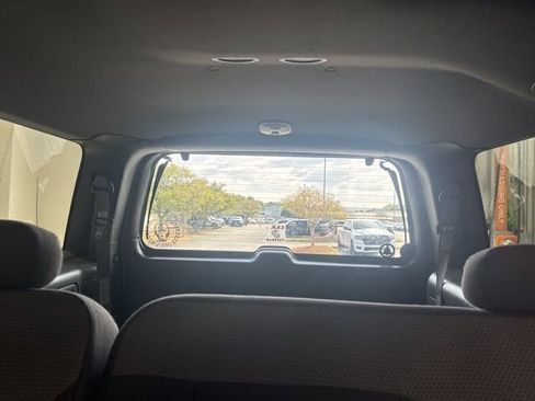 Used 2000 Ford Expedition XLT image 18