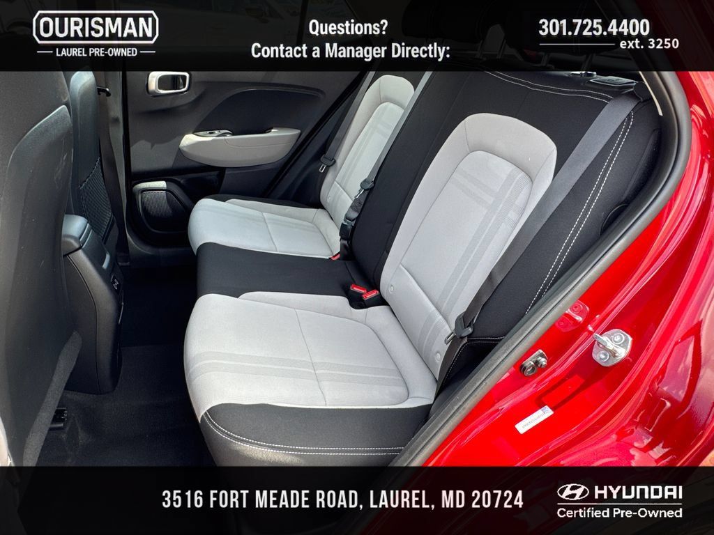 Certified 2025 Hyundai Venue SEL FWD image 18
