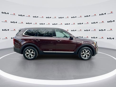 Certified 2022 Kia Telluride EX image 9