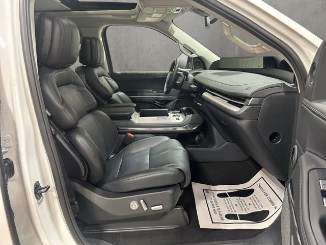 New 2027 Lincoln Navigator L Reserve AWD/4WD image 19