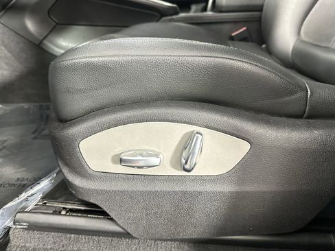 Used 2020 Porsche Macan AWD/4WD image 12