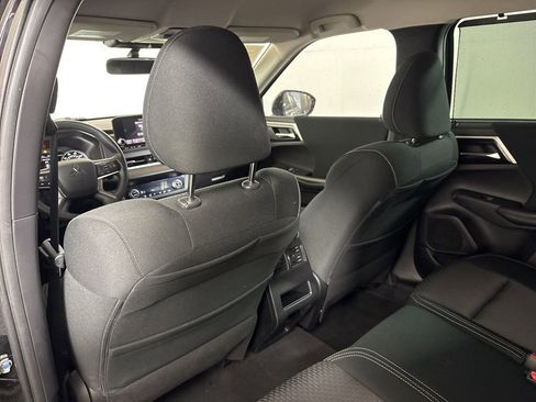 Used 2022 Mitsubishi Outlander ES image 26