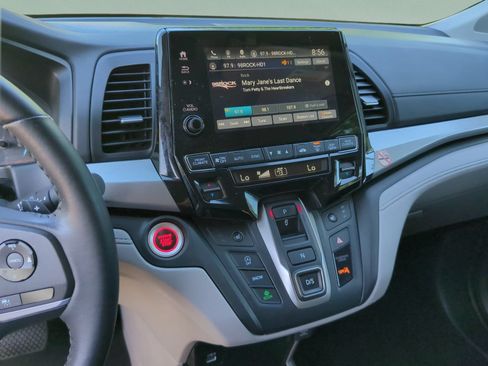 Certified 2024 Honda Odyssey EX-L image 13