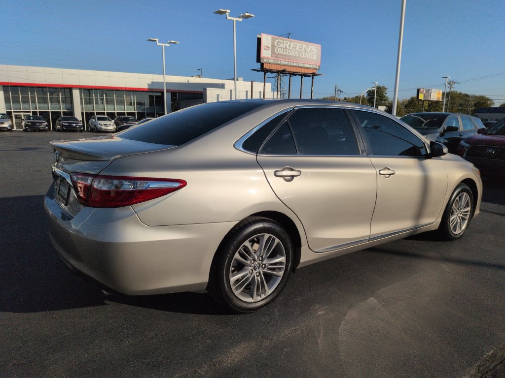 Used 2017 Toyota Camry SE FWD image 5