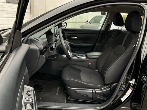 Used 2025 Nissan Sentra SV image 10