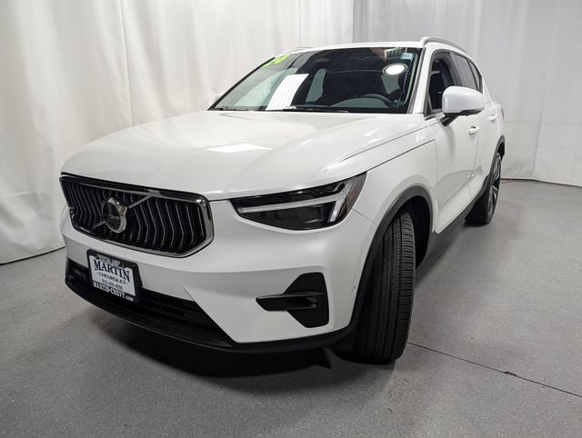 Used 2024 Volvo XC40 B5 Ultimate w/ Protection Package Premier AWD/4WD image 7